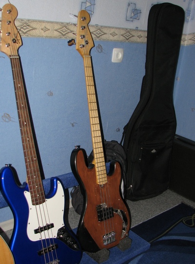 bass-guitar